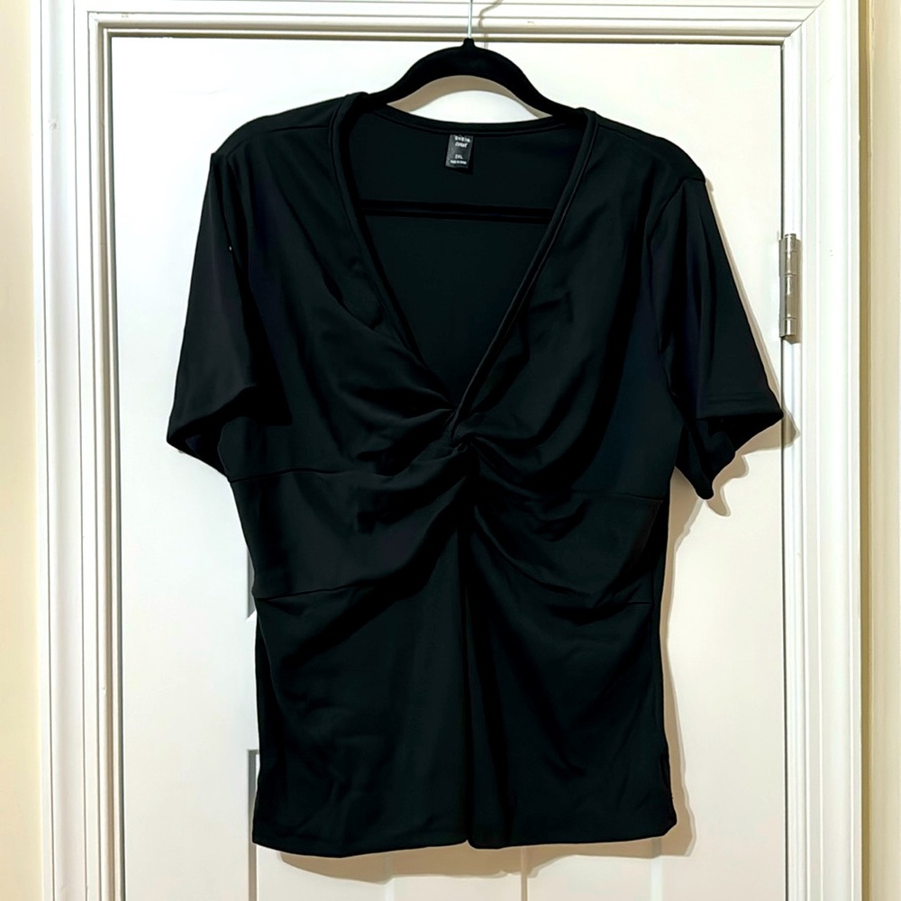 Black Ribbed tshirt with deep V knot